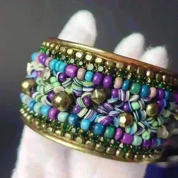 Bracelets bundle of 4 vintage to morden style bracelets - Picture 6 of 17